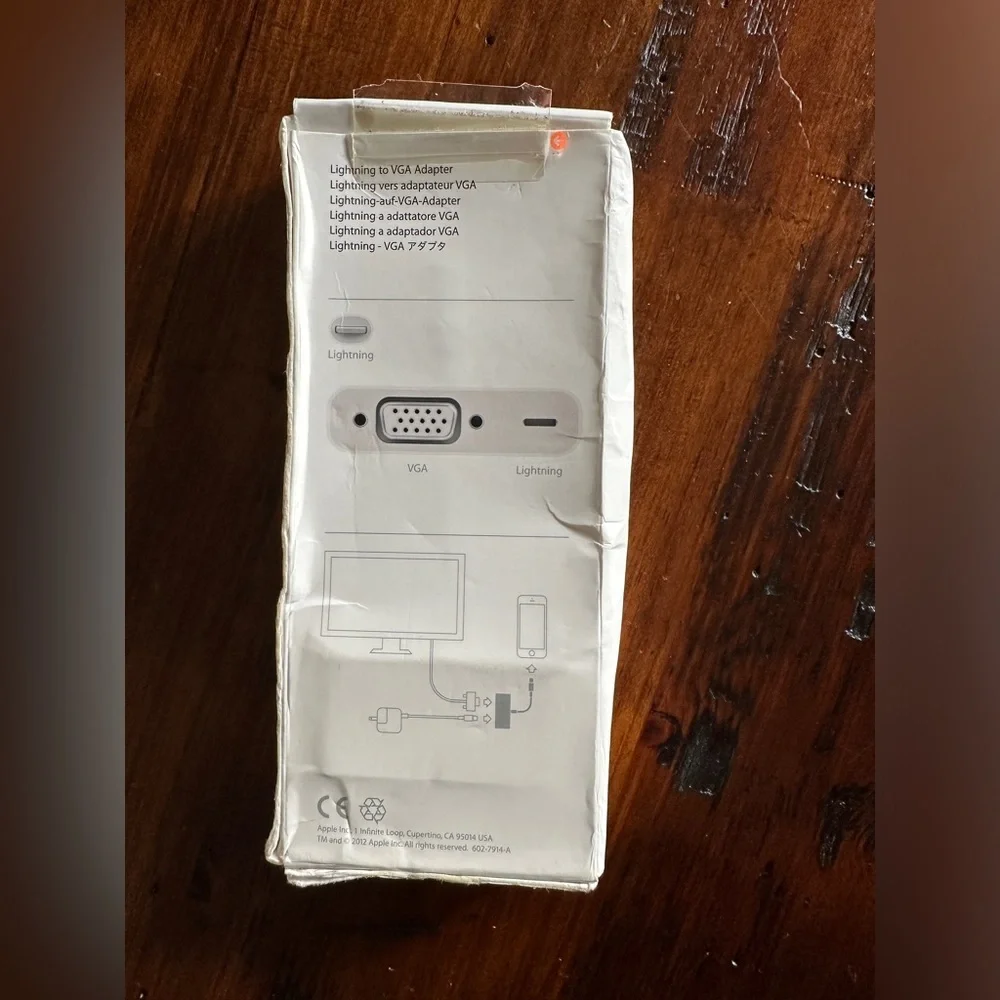 Apple Lighting to VGA Adapter